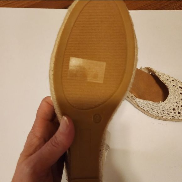 JOURNEE COLLECTION White Sierra Espadrille Wedge Sandal Size 9 - Picture 9 of 10